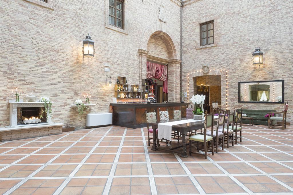 Castello Chiola Dimora Storica 호텔 로레토아프루티노 외부 사진
