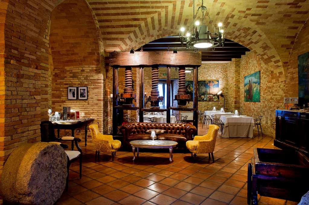Castello Chiola Dimora Storica 호텔 로레토아프루티노 레스토랑 사진